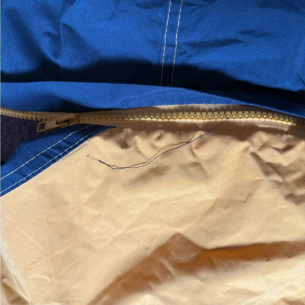WVU Mountaineers Jacket with detachable hood‎